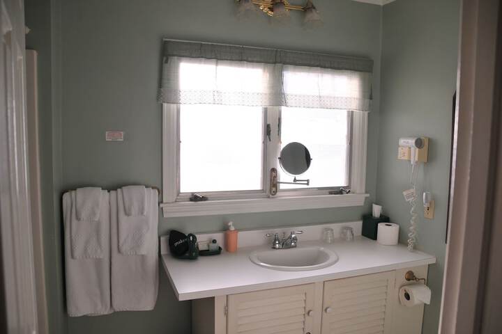 Room 50 of 61