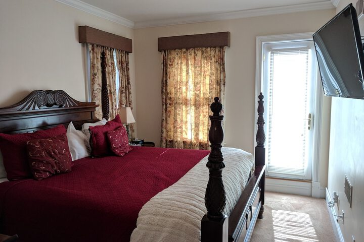 Room 103 of 169