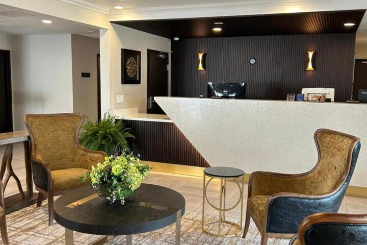 Brady Hotel