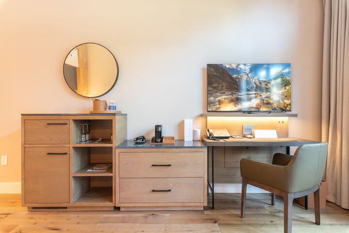 Room 16 of 35