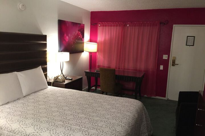 Room 12 of 17