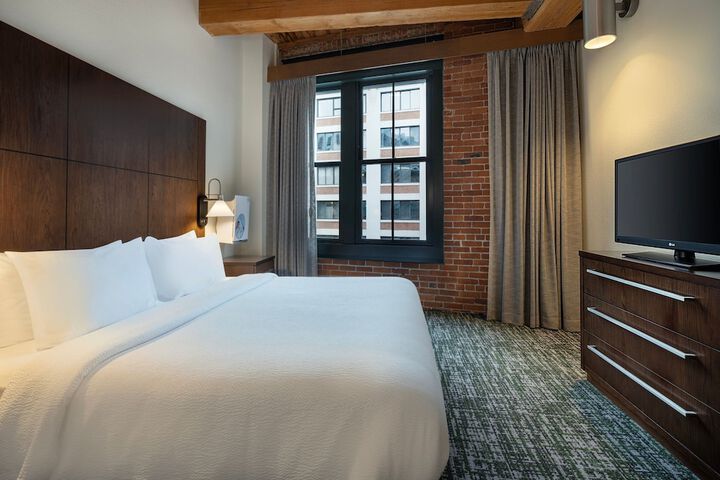 Room 48 of 100