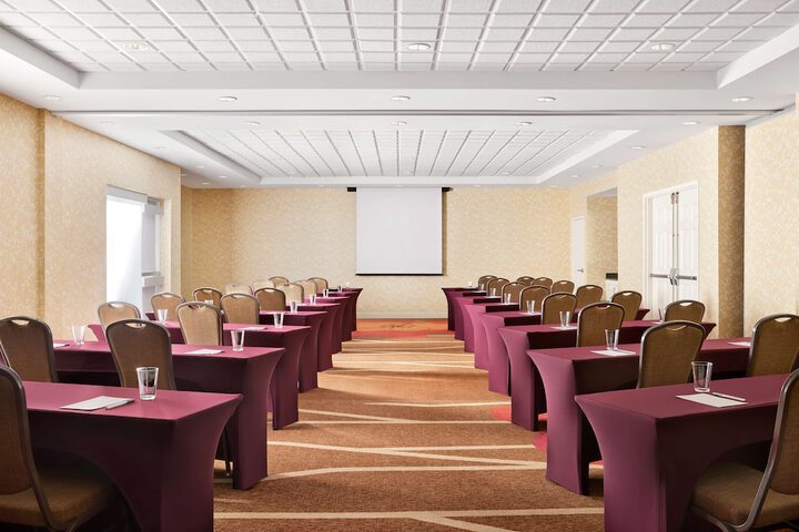 Hilton Garden Inn Providence Airport / Warwick