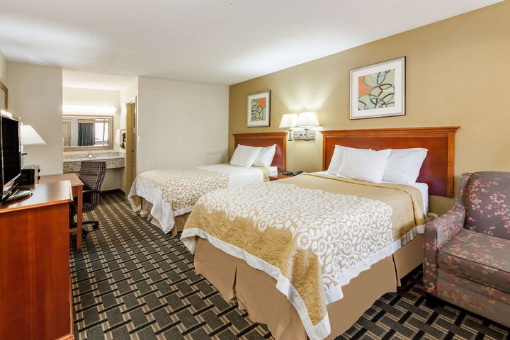 Days Inn by Wyndham Kent - Akron