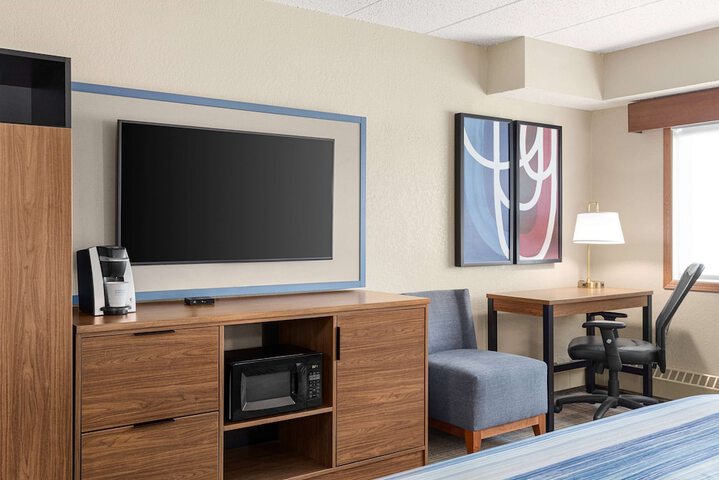 AmericInn by Wyndham Roseau
