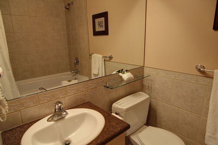 Room 12 of 16