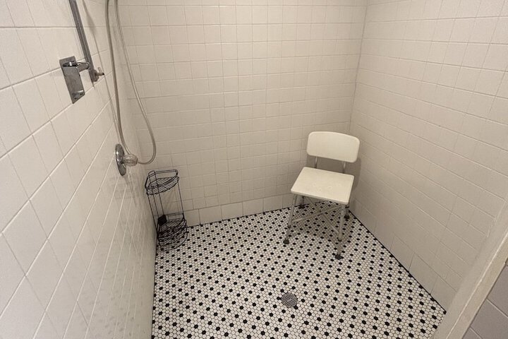 Room 25 of 70