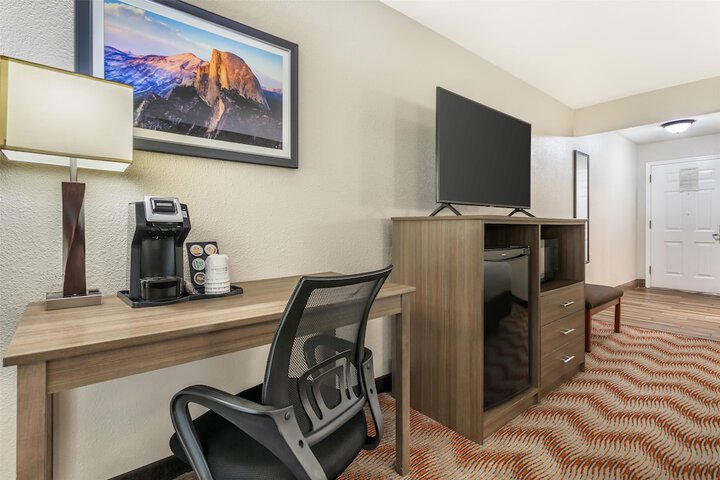 Best Western Plus Sonora Oaks Hotel & Conference Center