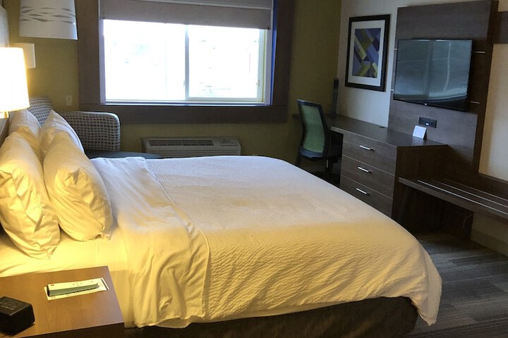 Holiday Inn Express Mt. Vernon by IHG
