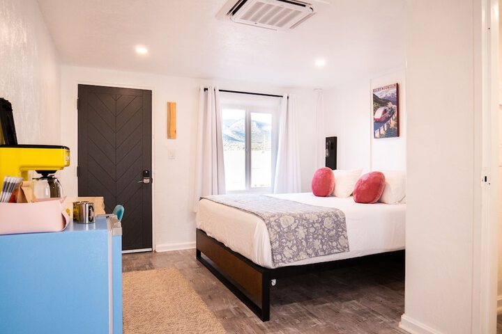 Room 26 of 38