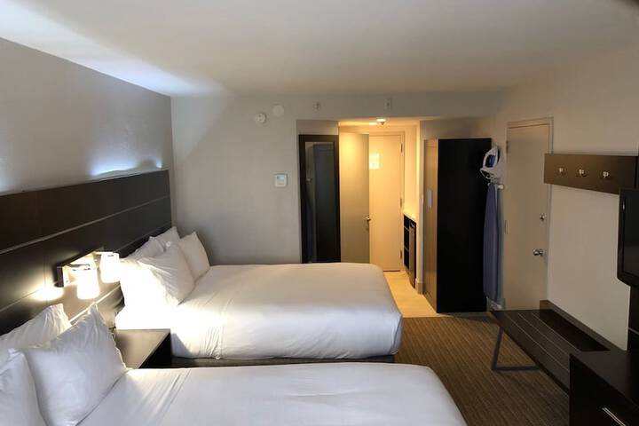 Holiday Inn Express & Suites Miami - Hialeah by IHG