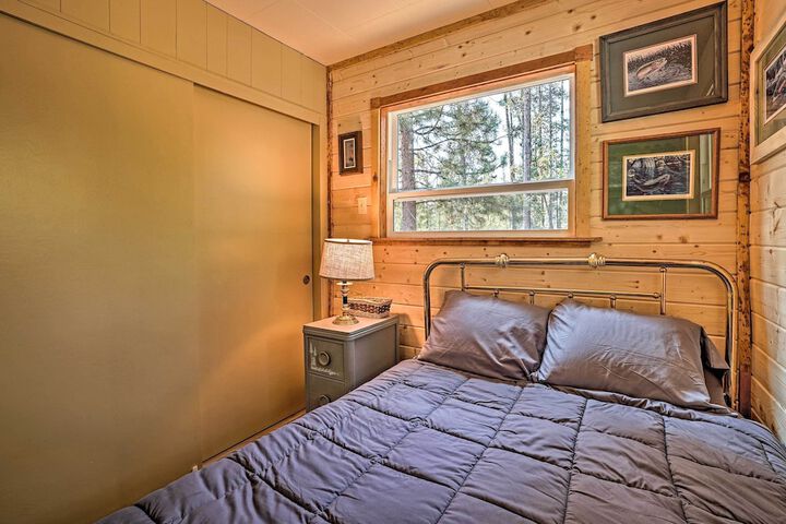 High Lakes Hideaway: La Pine Fishing Cabin!