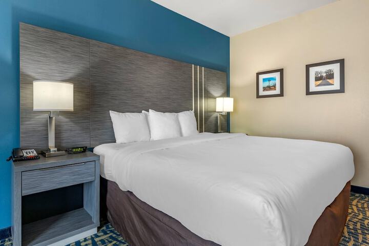 Comfort Inn & Suites Pauls Valley - City Lake