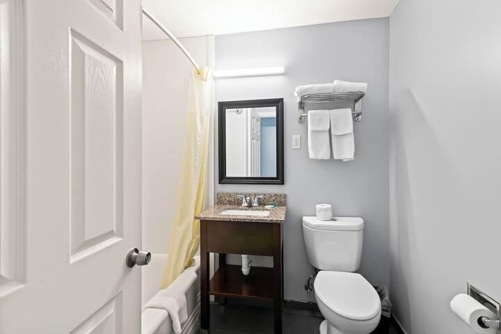 Room 6 of 23
