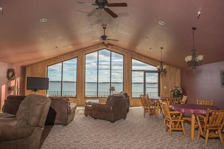 HIAWATHA BEACH RESORT