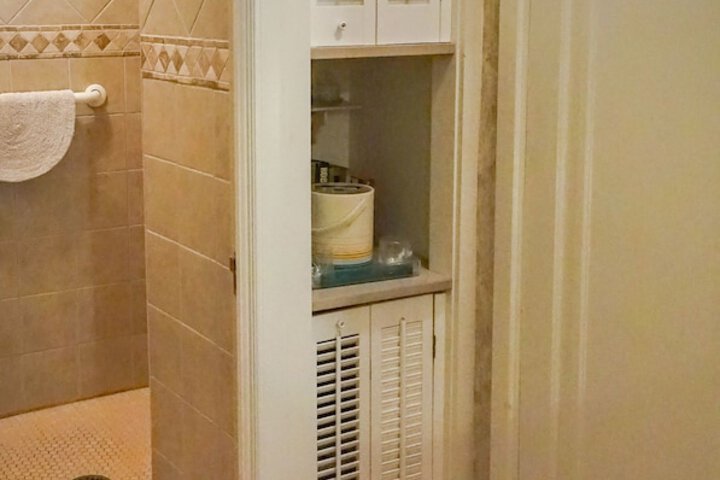 Room 43 of 79