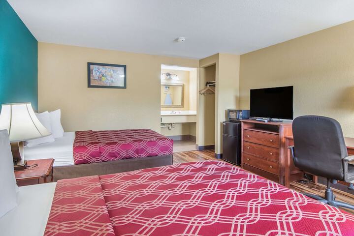 Room 13 of 16