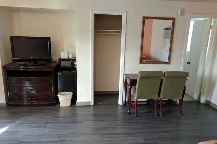 Room 50 of 67