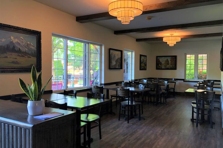 Blue Elk Inn