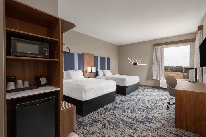 La Quinta Inn & Suites by Wyndham Athens I-65