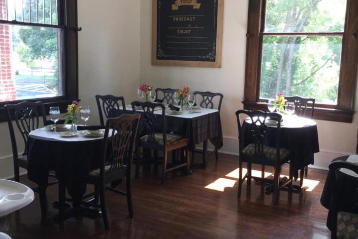 Bakers Hill Inn