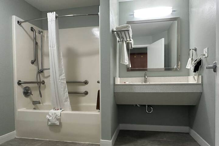 Room 11 of 47