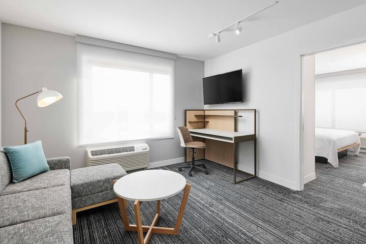 Room 17 of 34