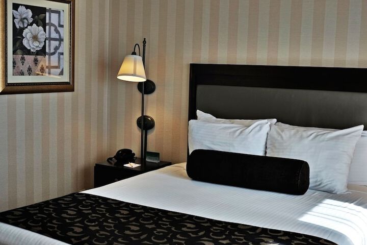 Room 44 of 82