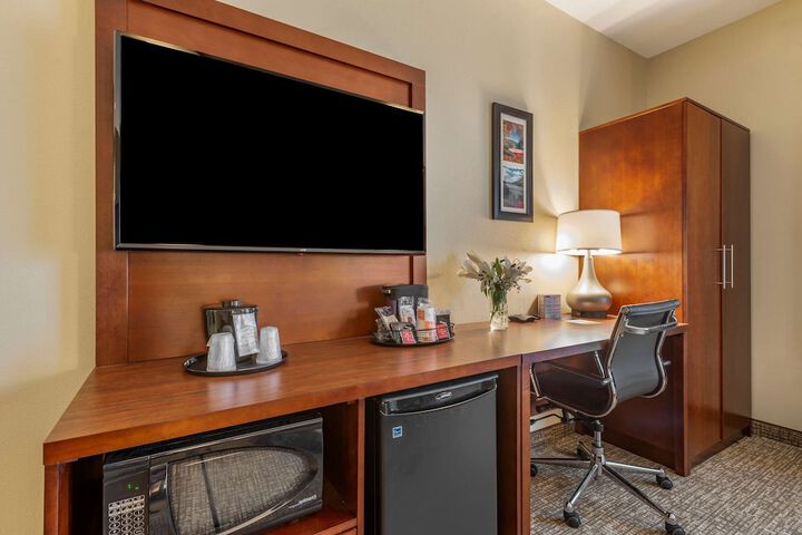 Room 13 of 28