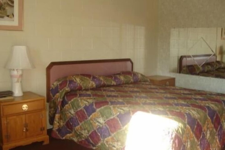 Room 12 of 22