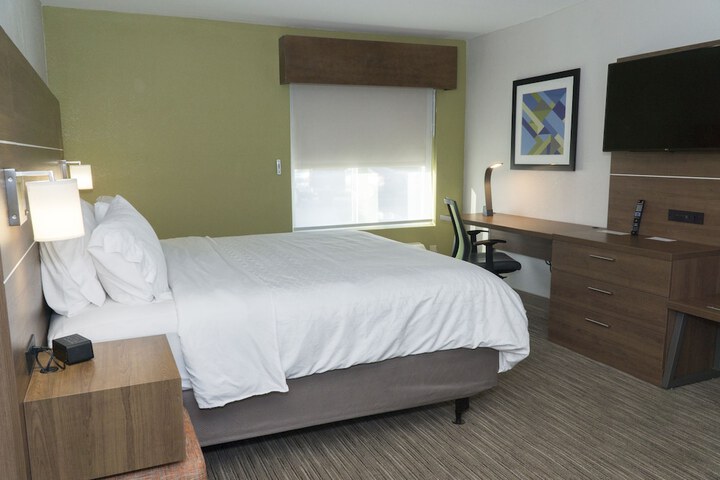 Room 56 of 82