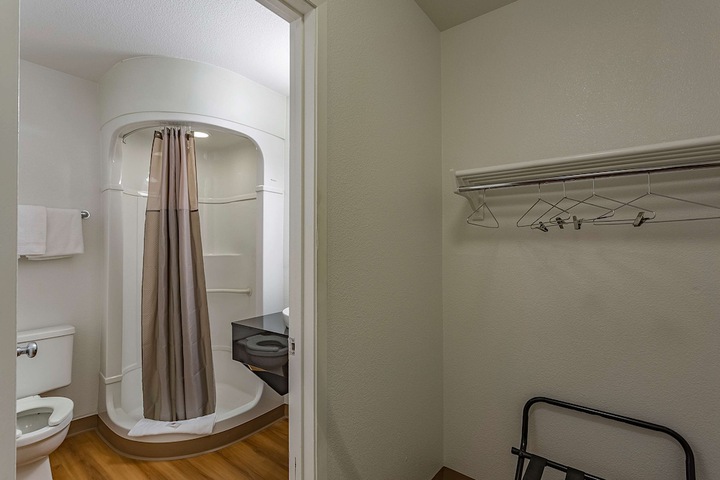 Room 11 of 29