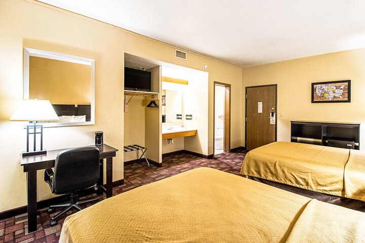 Room 30 of 36