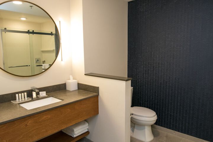 Room 16 of 26
