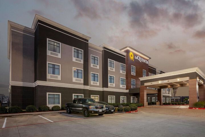 La Quinta Inn & Suites by Wyndham Houston Pasadena North