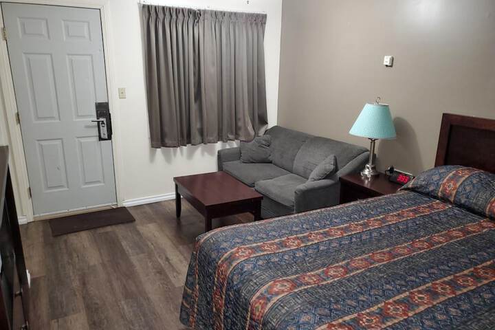 Room 14 of 22