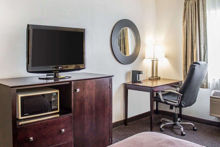 Room 17 of 30