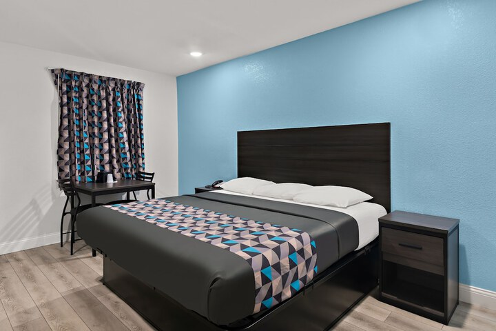 Room 21 of 24