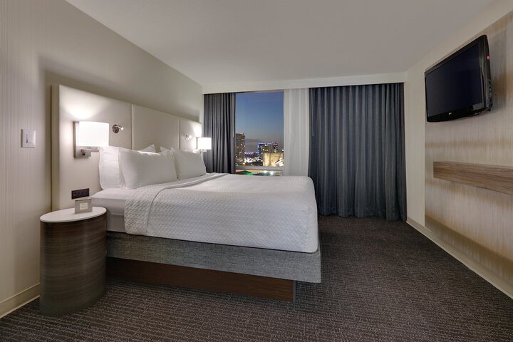 Room 30 of 59