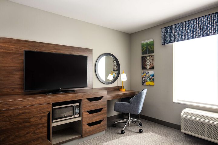 Room 16 of 33