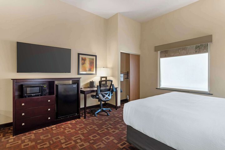 Room 17 of 41