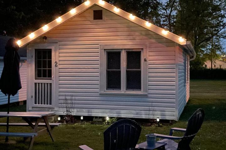 Drop Anchor Cottages and Lake House