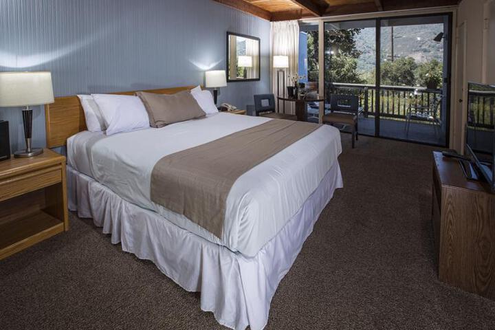 BLUE SKY LODGE
