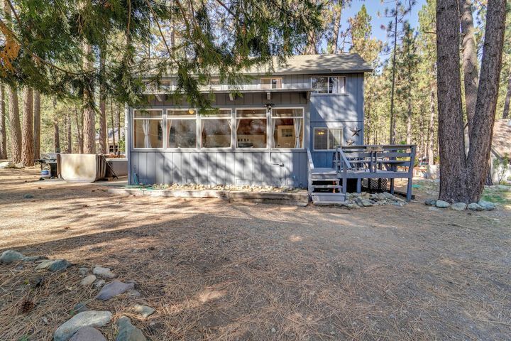 Graeagle Vacation Rental Cabin w / Game Room!