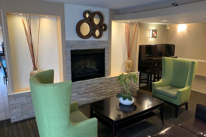 Comfort Inn & Suites East Hartford - Hartford