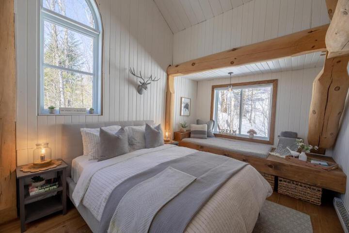 Breathtaking log house with HotTub - Winter paradise in Tremblant
