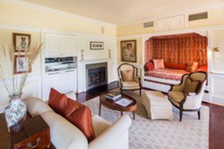 Suite 32 of 64