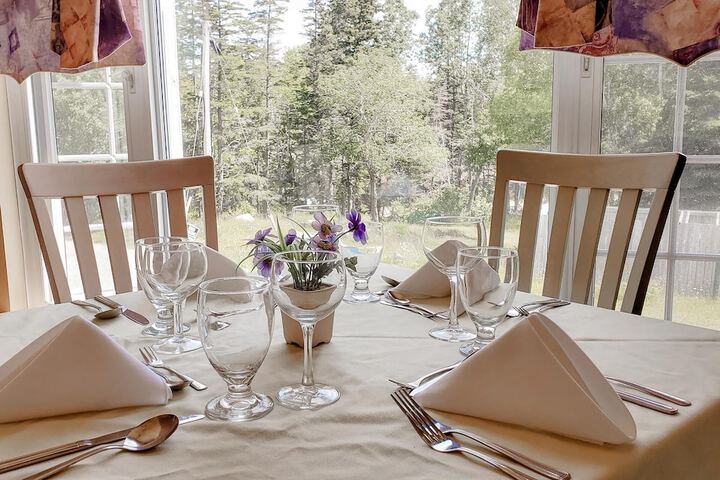 Dining 91 of 153