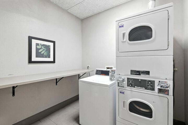 Country Inn & Suites by Radisson Merrillville, IN