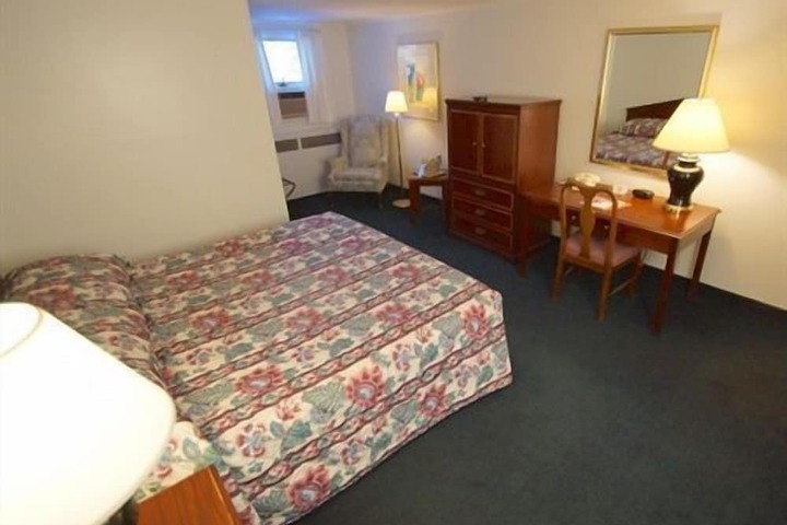 Travelers Inn